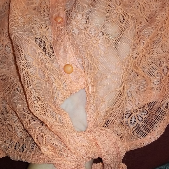 Rue 21 small tie up crop top - Picture 2 of 2